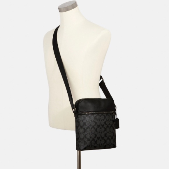NWT Coach Black Houston Flight Messenger Bag in Signature Canvas Crossbody Bag - Picture 2 of 6